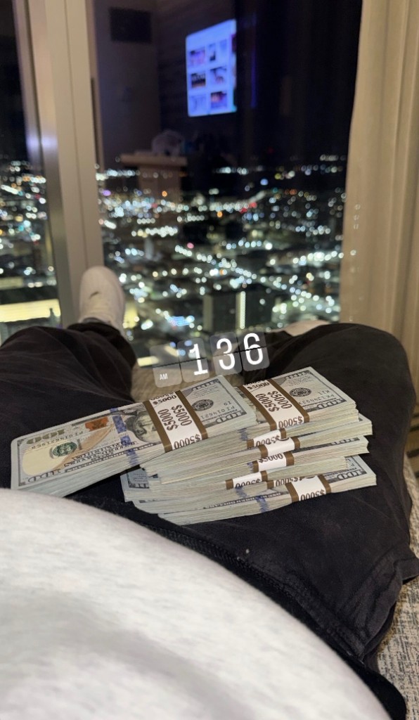 Cash with city skyline